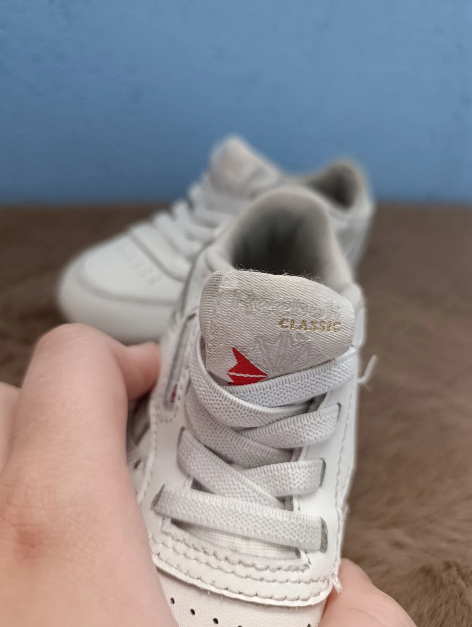 Pair of Reebok sneakers in size 22 – photo 2